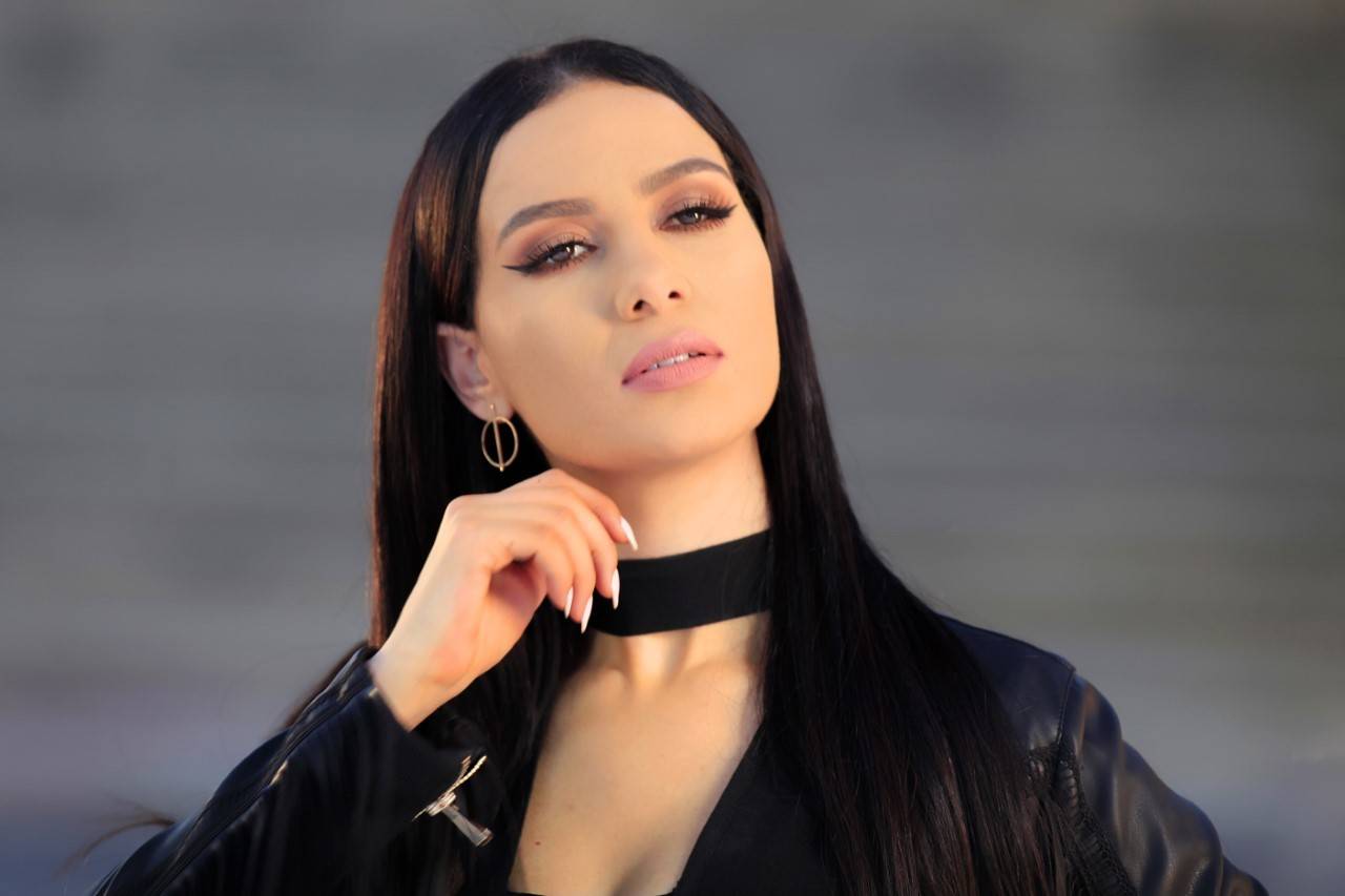 صورة من شهر العسل.. شيما هلالي وزوجها في ميلانو