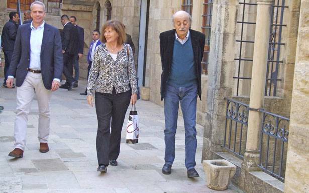 جنبلاط بحث وريتشارد الأوضاع