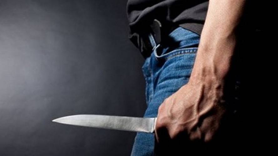 في الرملة البيضاء.. سرق هاتف ابن الـ15 بواسطة آلة حادة وهذا كان مصيره!