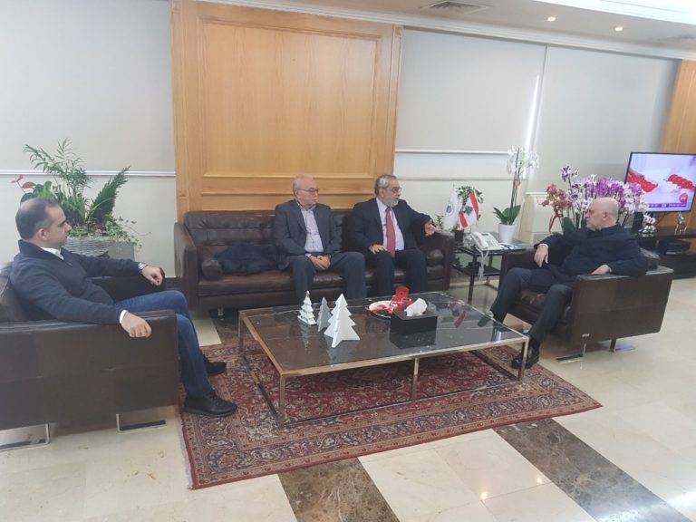 فنيانوس تابع أوضاع المرافىء والتقى بقرادونيان