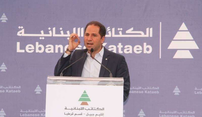 سامي الجميّل: الزبالة عم تسبح بالبحر... عكل حال اللبنانيين رح يحاسبوكن يا بلا ضمير