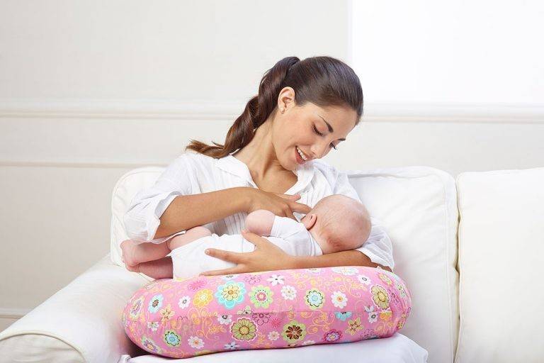 لماذا تُنصَح الأم المرضعة بتناول الأطعمة الحارة؟