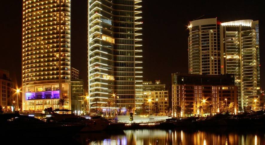 حريق في فندق Four Seasons قرب زيتونة باي