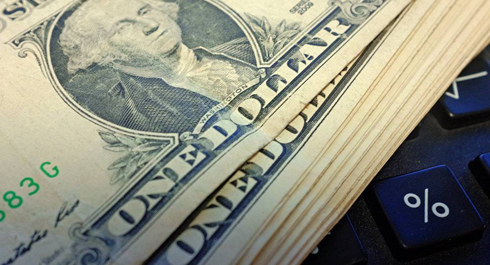 الدولار يستعيد قوته والذهب يتراجع