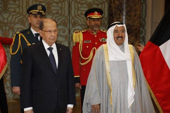 بالصور..رئيس الجمهورية بدأ زيارة رسمية للكويت