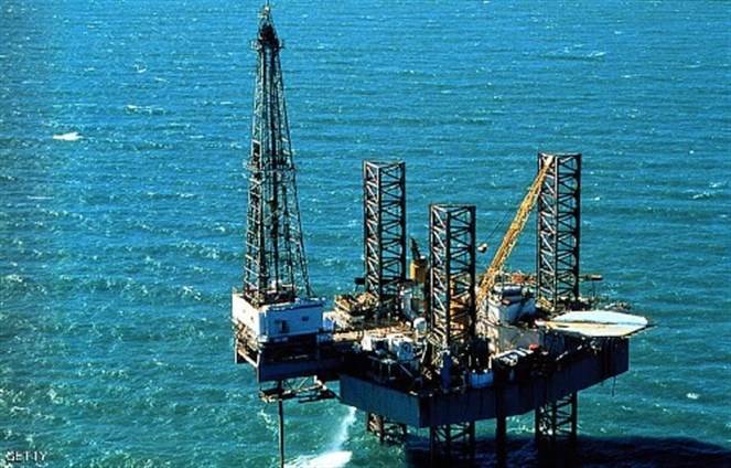 النفط يقفز بدعم من بوادر على نمو قوي للاقتصاد العالمي