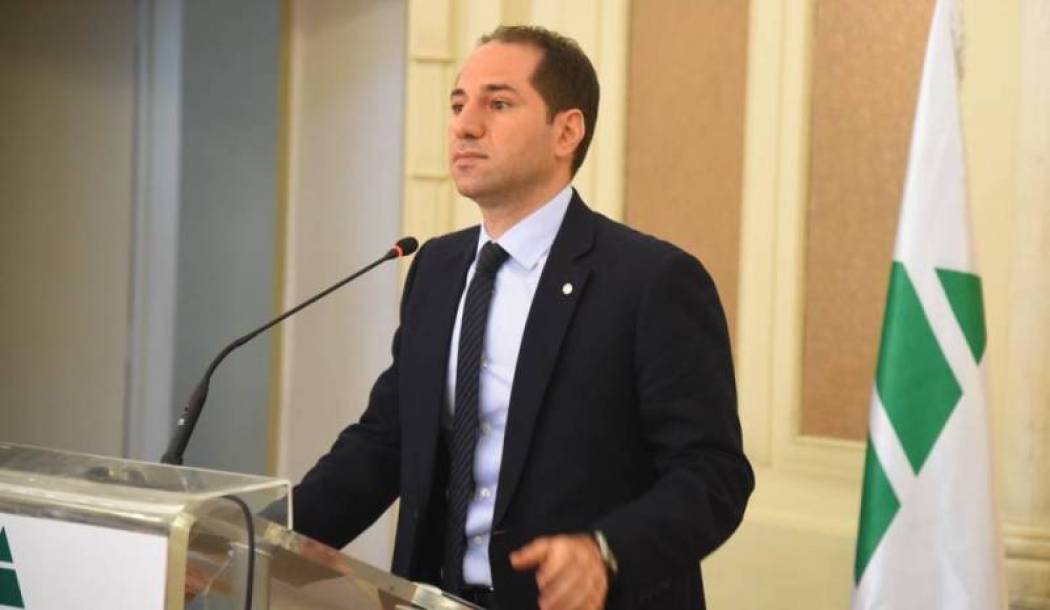 سامي الجميل: قمة الوقاحة في الاستماتة بالدفاع عن المكبات