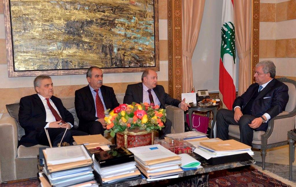 الأسمر عرض مع المشنوق موضوع النقل المشترك: الهدوء يؤسس للاستثمارات