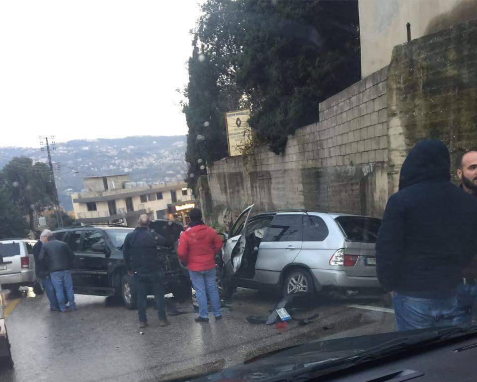 جريحان في حادث سير على طريق عام عجلتون