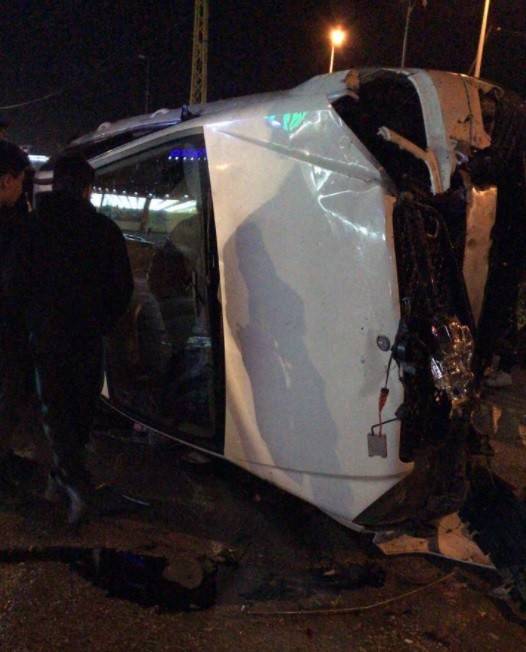 انقلاب سيارة على اوتوستراد ضهر العين يوقع 4 جرحى
