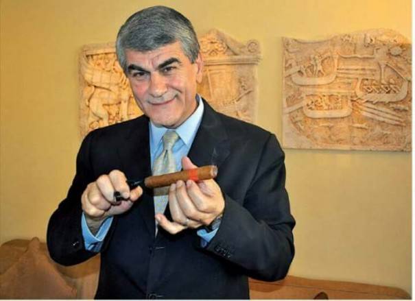 كل من جمع دولارين ترشح للانتخابات
