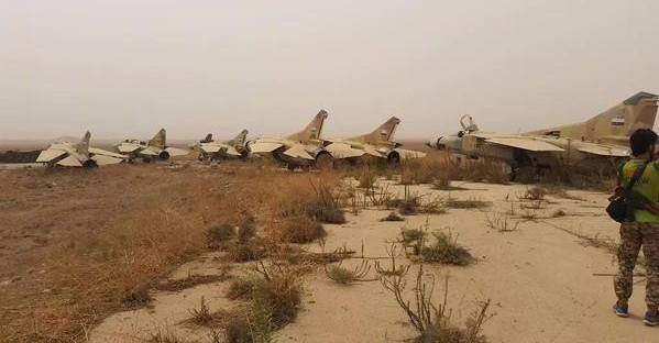 قاعدة ابو الظهور العسكرية لم تسقط بل سلمها قائدها لواء طيار مقابل 25 مليون دولار قبضها من السعودية