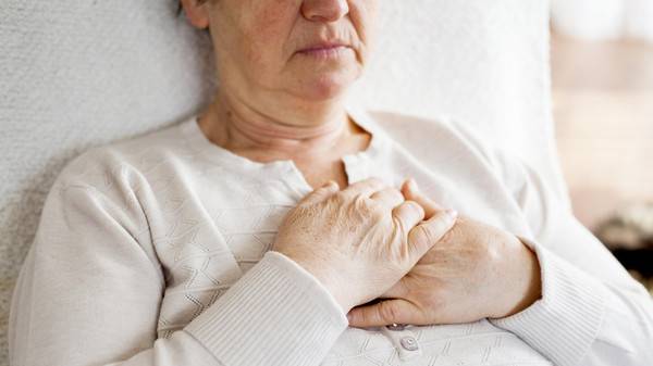 اكتئاب المرضى بعد جراحات القلب.. قد يرفع مخاطر وفاتهم