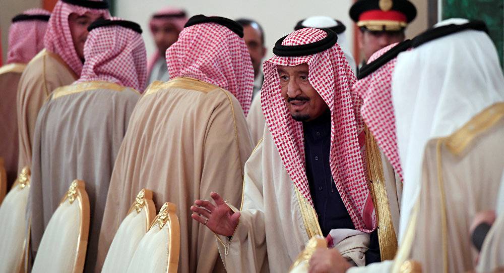 حراسة مشددة... سر وجود شقيق الملك سلمان برفقة أمراء في هذه المنطقة