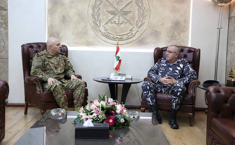 قائد الجيش عرض الاوضاع الأمنية مع قائد الدرك والتقى وفدا من رفاق داني شمعون