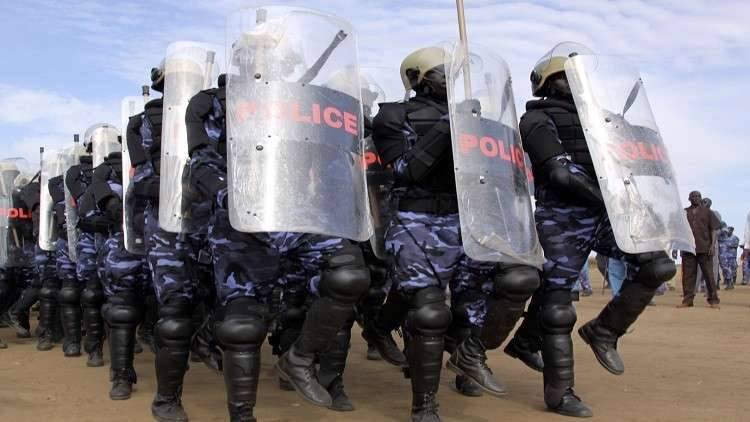 الشرطة السودانية تفرق متظاهرين في الخرطوم