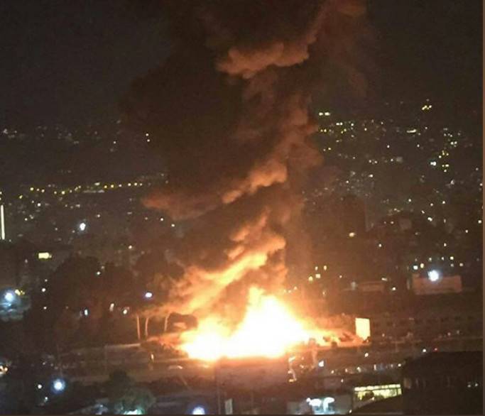 بالصورة: حريق كبير قرب سوق الأحد