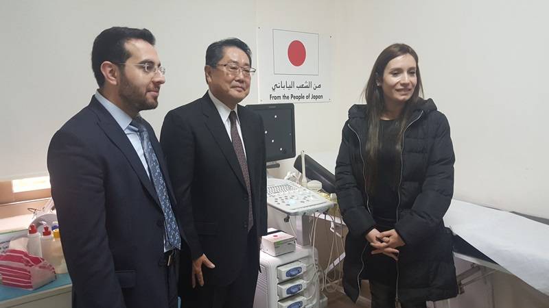آلة تصوير صوتي لمستوصف دار الوفاء في دوحة عرمون من السفارة اليابانية خدمة للنازحين السوريين