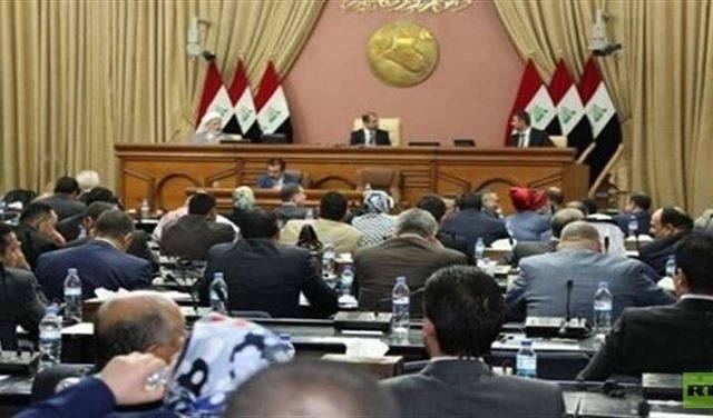 نواب أكراد يعتدون على العبادي في البرلمان العراقي