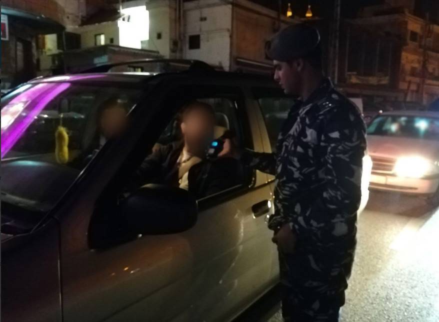 بالصور.. حواجز "كحولية" في زحلة ليل أمس