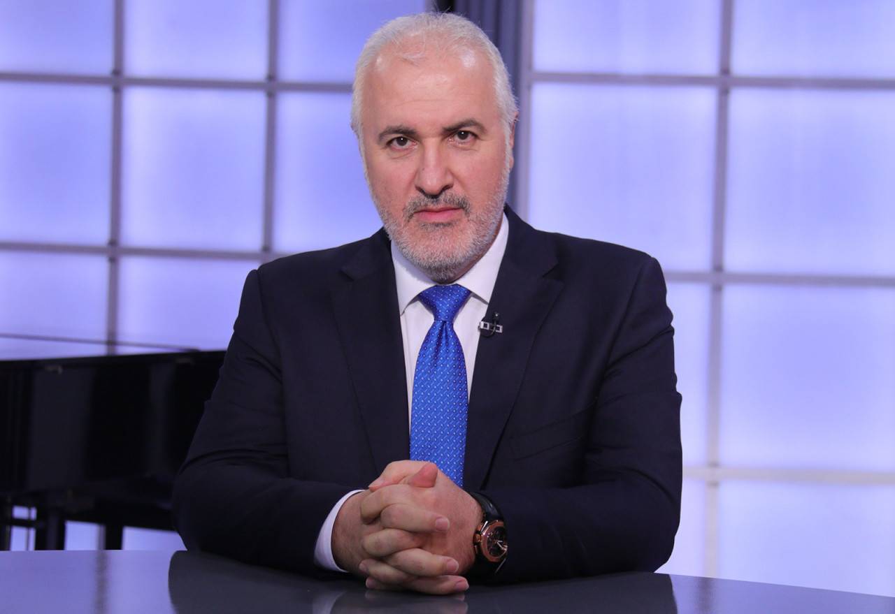 جان عزيز خارج قصر بعبدا؟