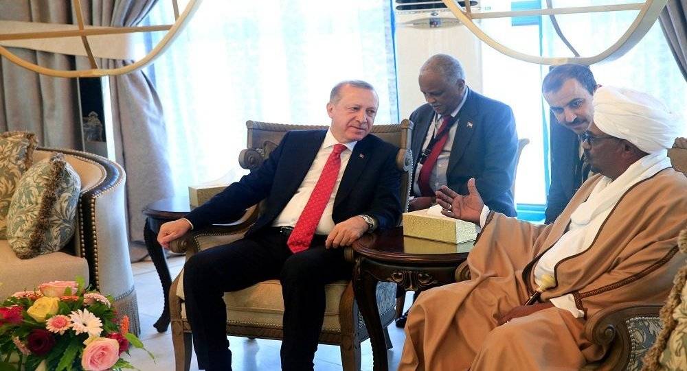 بعد "سواكن"... البشير يعلن عن مشروع آخر في البحر الأحمر