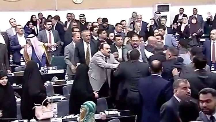 البرلمان العراقي يعاقب 3 نواب لاعتدائهم على النائب جبار العبادي