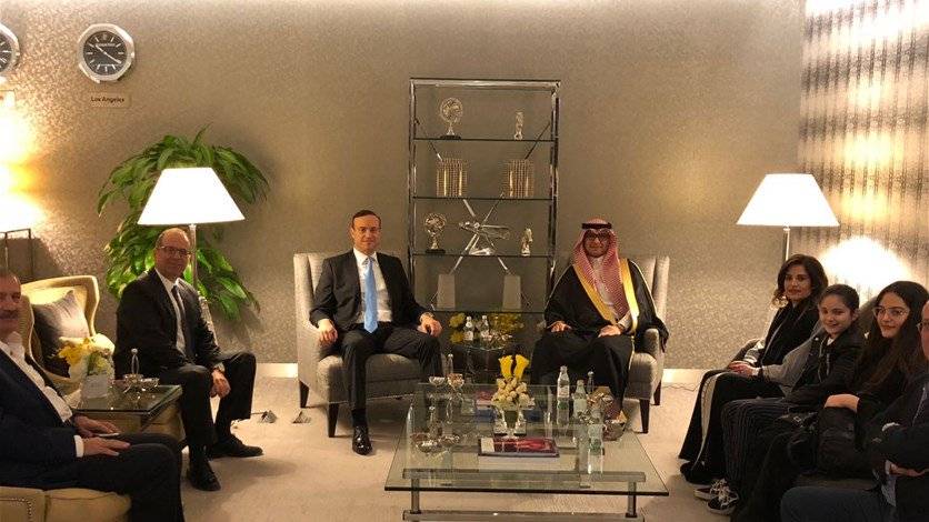 بالصور - وليد بخاري يستقبل السفير اللبناني فوزي كبارة في الرياض