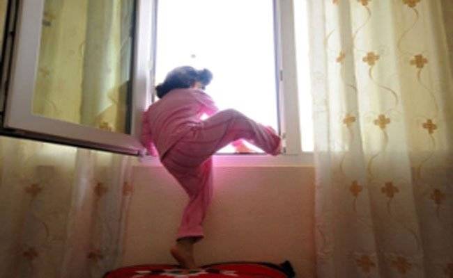 مأساة في ببنين.. طفلة سقطت عن سطح المنزل!