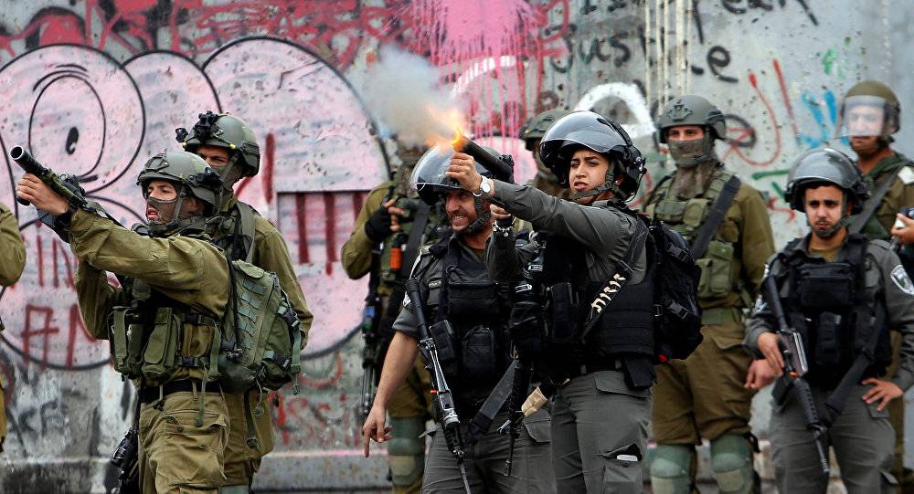 إصابة 43 فلسطينيا برصاص الجيش الإسرائيلي