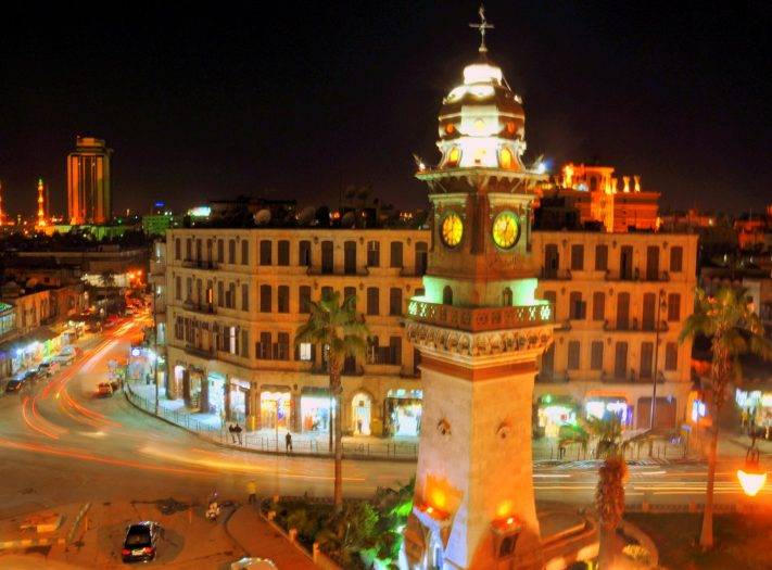 في اول رد فعل من الاسد على انتشار الجيش الاميركي في ريف حلب:
الرئيس السوري يقرر زيارة حلب والاقامة ليلة فيها والعودة في اليوم الثاني الى دمشق