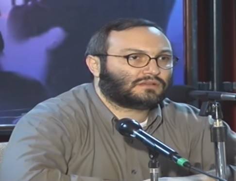 بالفيديو: مشاهد تعرض للمرة الأولى.. مغنية بالصوت والصورة!