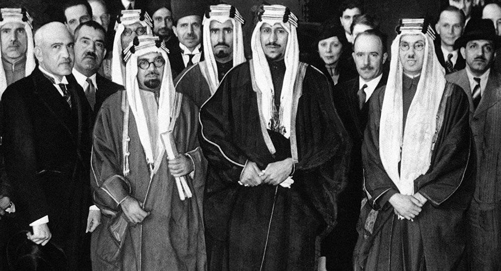 صورة نادرة لملك سعودي في طفولته
