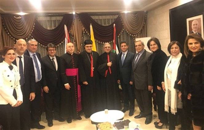 تجمع موارنة من اجل لبنان شارك في قداس مار مارون في الاردن