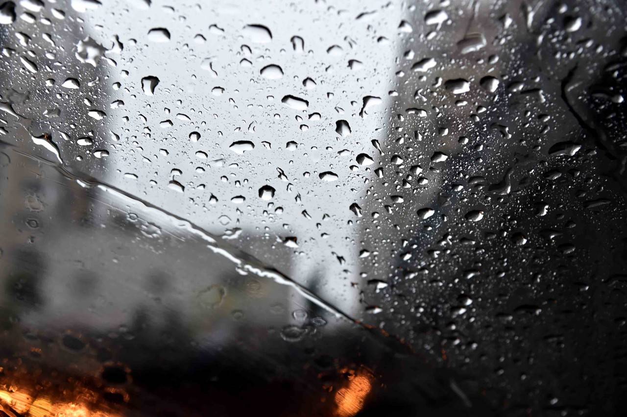 إلى متى سيستمر الطقس الماطر؟