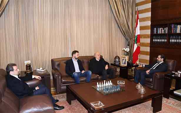 عرض وقائد الجيش التطوّرات
جنبلاط بعد لقائه الحريري : علاقتنا إن مرّت ببعض التموّجات تبقى ثابتة