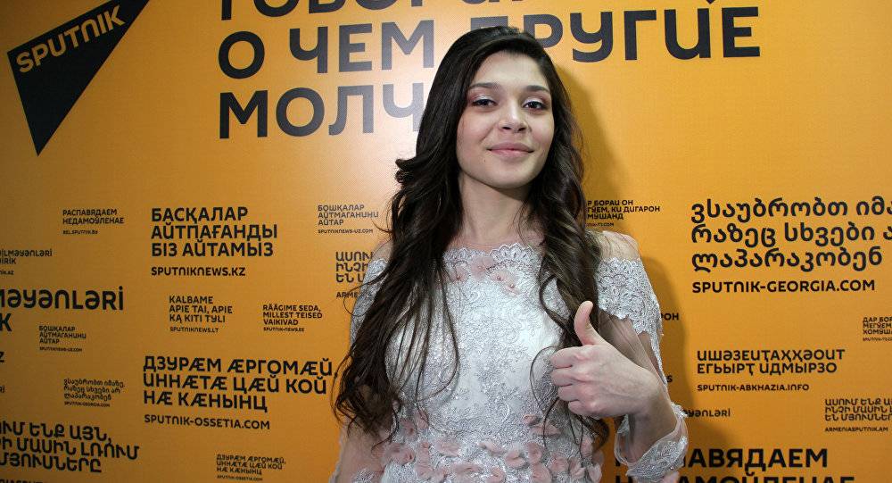 لاول مرة... فتاة سورية تبهر لجنة برنامج المواهب "أنت الأفضل" في روسيا