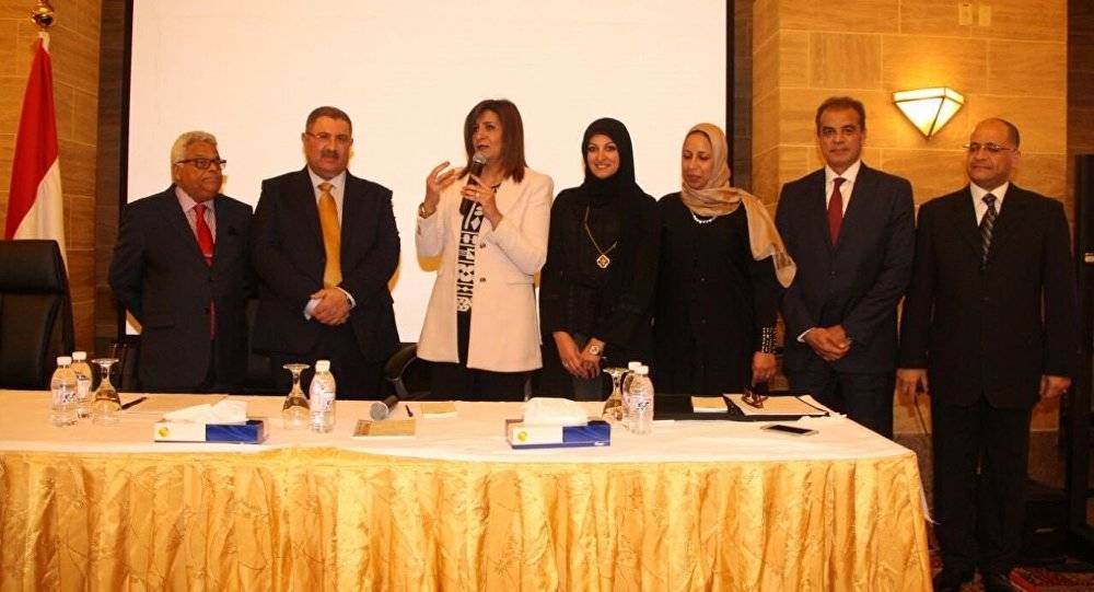 وزيرة الهجرة المصرية تحث الجالية في جدة على المشاركة في صنع القرار