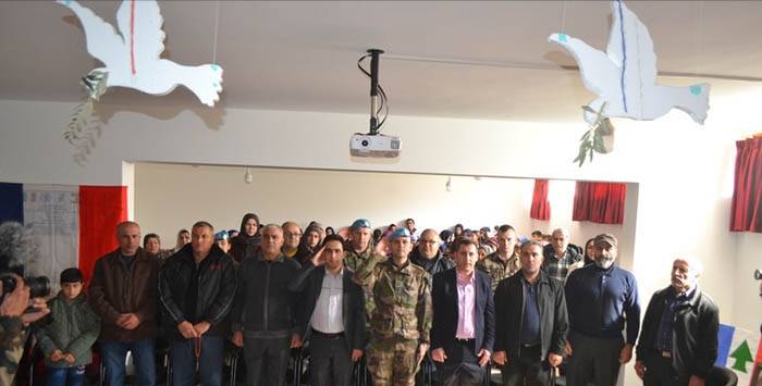 اليونيفيل الفرنسية دشنت مسرحا لطلاب المدرسة الرسمية في صريفا