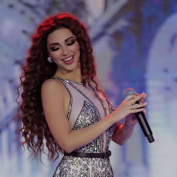 بالفيديو - ميريام فارس تعيد إبنها الى الأضواء وهذه نقطة الشبه بينهما