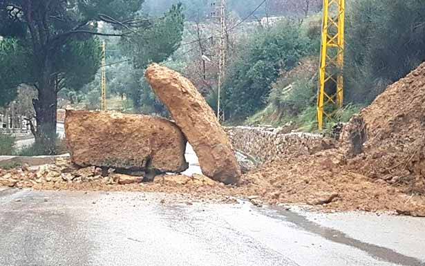 فيضانات وسيول وجرف المحاصيل الزراعية