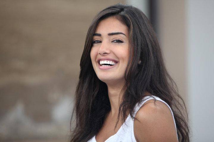 من هم الذين شكرتهم جيسيكا عازار على تضامنهم معها؟