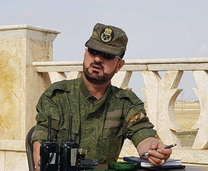 العميد النمر رفع العلم السوري على موقع في الغوطة