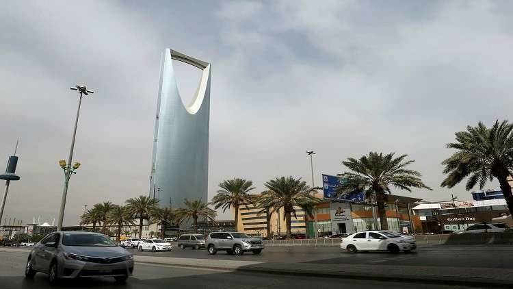 الرياض ترفع حالة التأهب وتحذر المواطنين