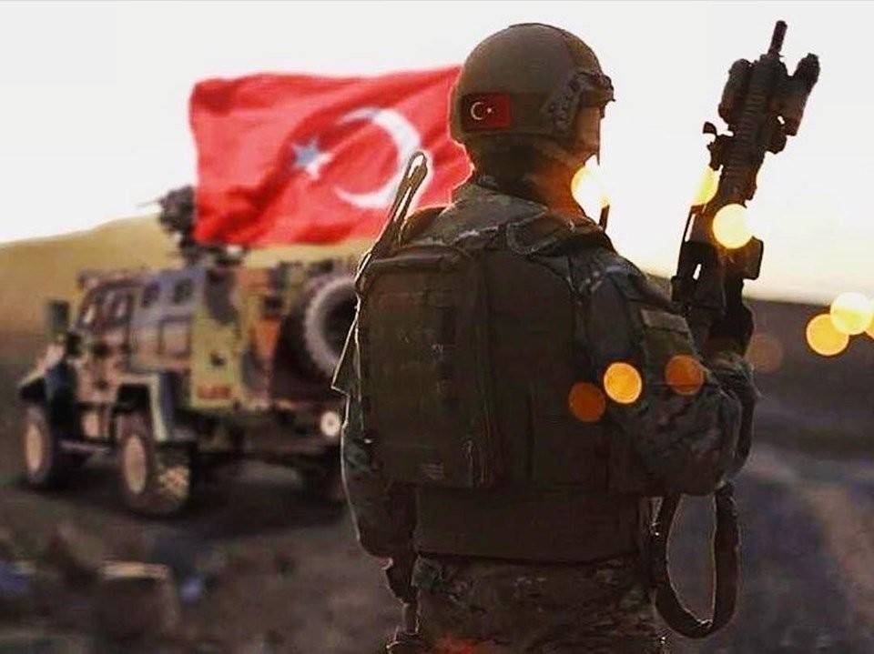 الجيش التركي ينذر مدنيين في عفرين بالمغادرة