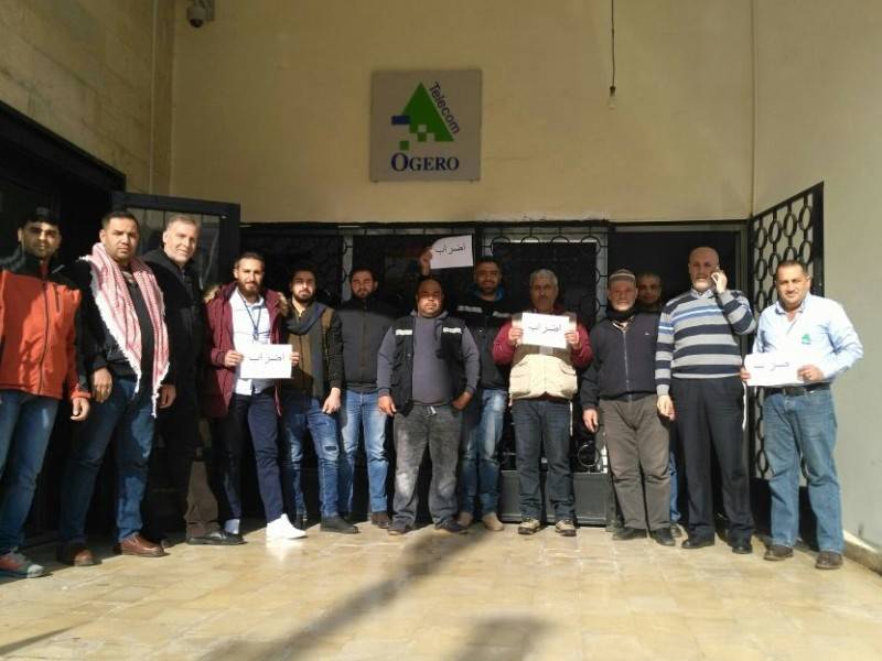 عمال أوجيرو في حلبا أضربوا مطالبين بالسلسلة