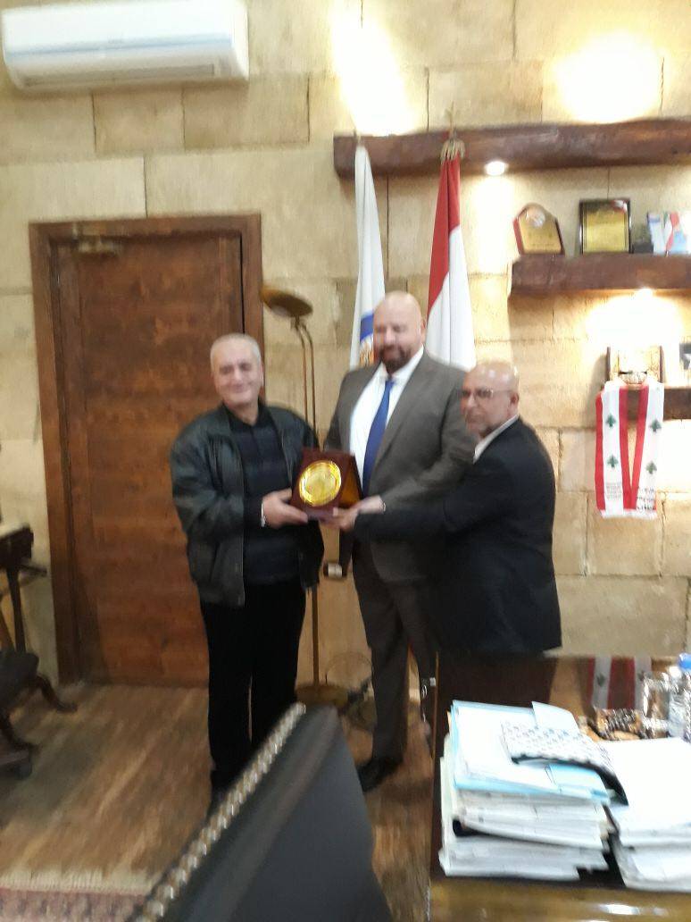 وفد قيادي لحركة الانتفاضة الفلسطينية يلتقي محافظ الشمال  رمزي نهرا