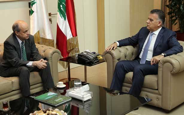 ابراهيم عرض الأوضاع مع سفير إسبانيا