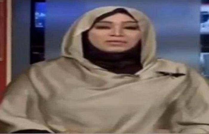بالفيديو- نحلة تشن هجوما على مذيعة وتصيبها بـ... !