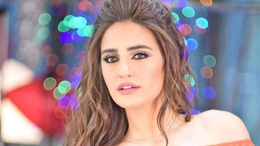 بالصورة .. ايميه صياح تفاجئ جمهورها بـ"نور"